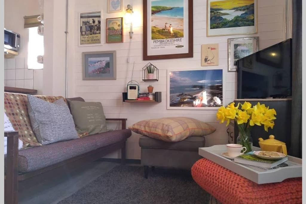 Cattle Shed Cottage Нарбърт Екстериор снимка